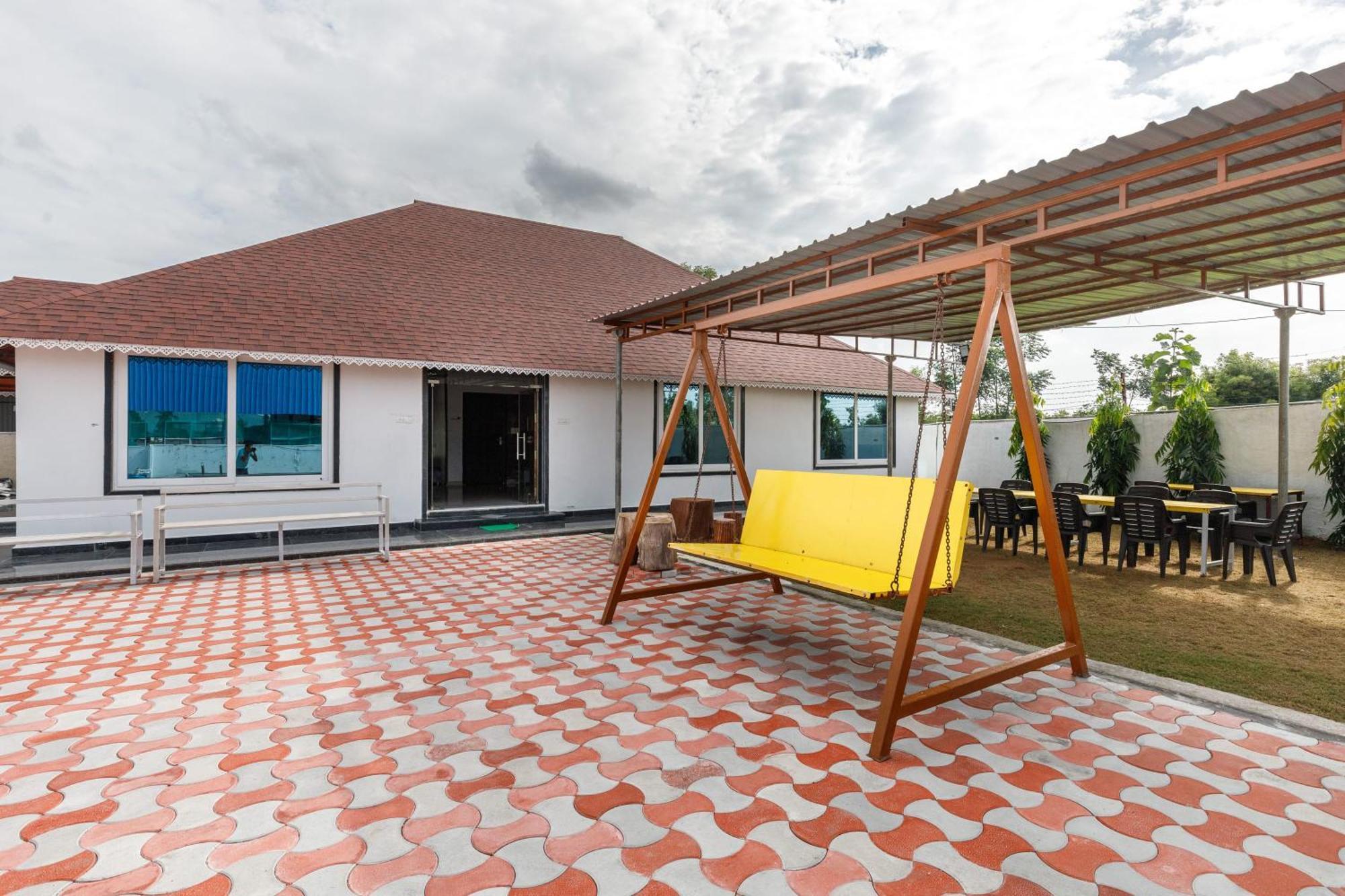Aqua Lagoon Villa By Secret Turtle Pvt Pool Private Lawn Secundurabad Exterior photo