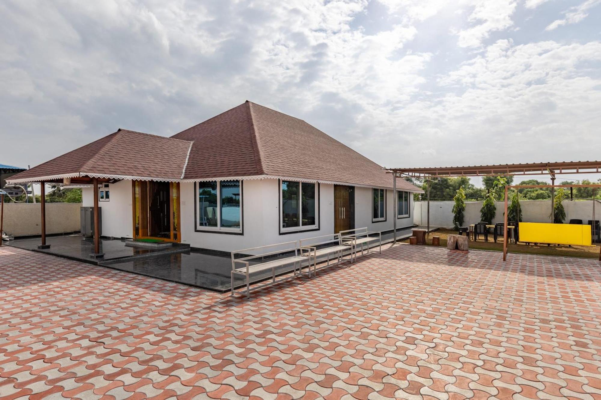 Aqua Lagoon Villa By Secret Turtle Pvt Pool Private Lawn Secundurabad Exterior photo